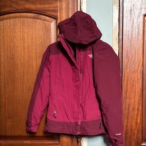 The North Face Women's Burgundy Jacket Hyvent